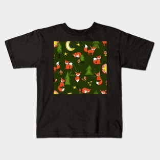 little fox in the forest Kids T-Shirt